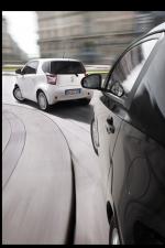 Toyota iQ 2008 года